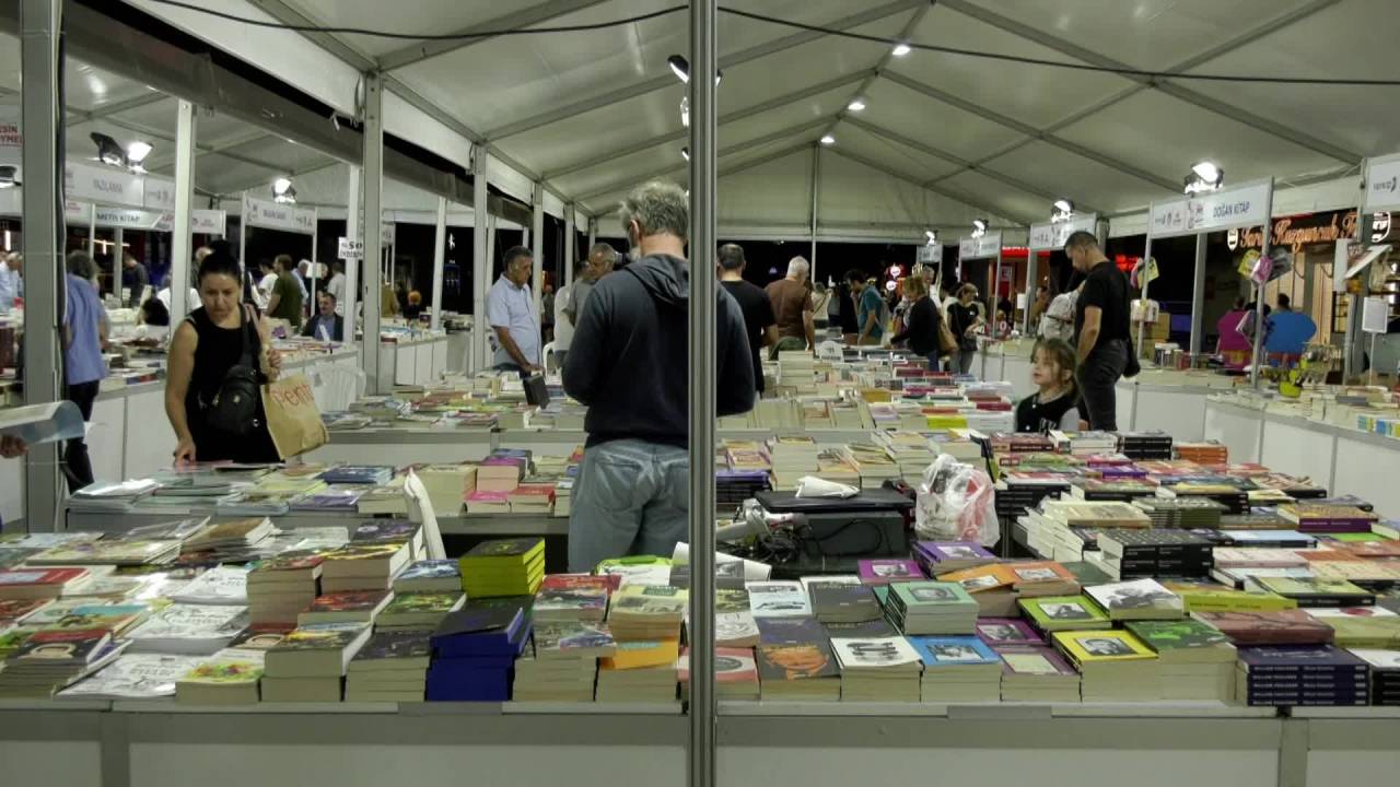Maltepe Kitap Fuarı'nda 'Toplumcu Belediyecilik Ve Kamuculuk' Konuşuldu