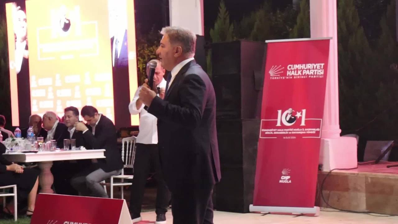 Murat Emir’den Yapıcoğlu’na: "sizin, Cumhuriyet İle Sorununuz Var Ama Bunu Açıkça Söylemeye Cesaretiniz Yok