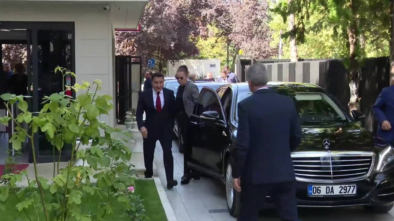 Ali Babacan, Yeniden Refah Partisi Genel Başkanı Erbakan'ı Ziyaret Etti