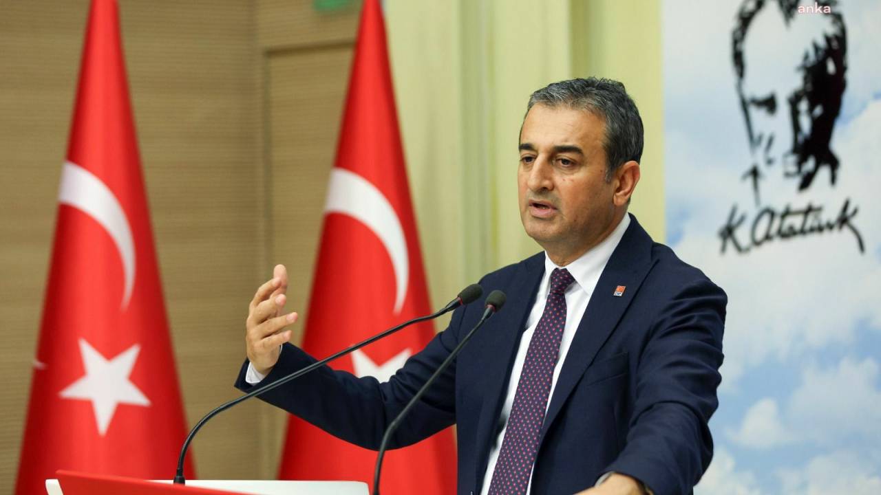 Burhanettin Bulut: “Enflasyon Bu Ülkede Sadece Sarayın Kapılarından Geçemiyor”