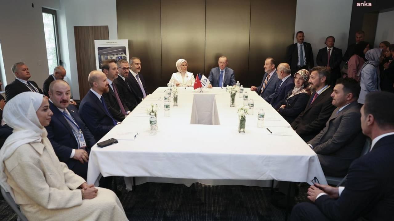 Cumhurbaşkanı Erdoğan, New York'ta Turken Foundation'ın Yurt Binasını Ziyaret Etti