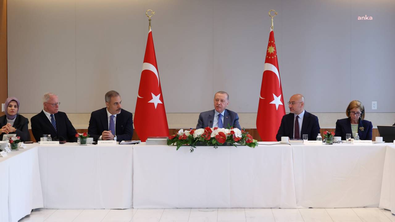 Cumhurbaşkanı Erdoğan New York’ta Abd’li Düşünce Kuruluş Temsilcileriyle Bir Araya Geldi