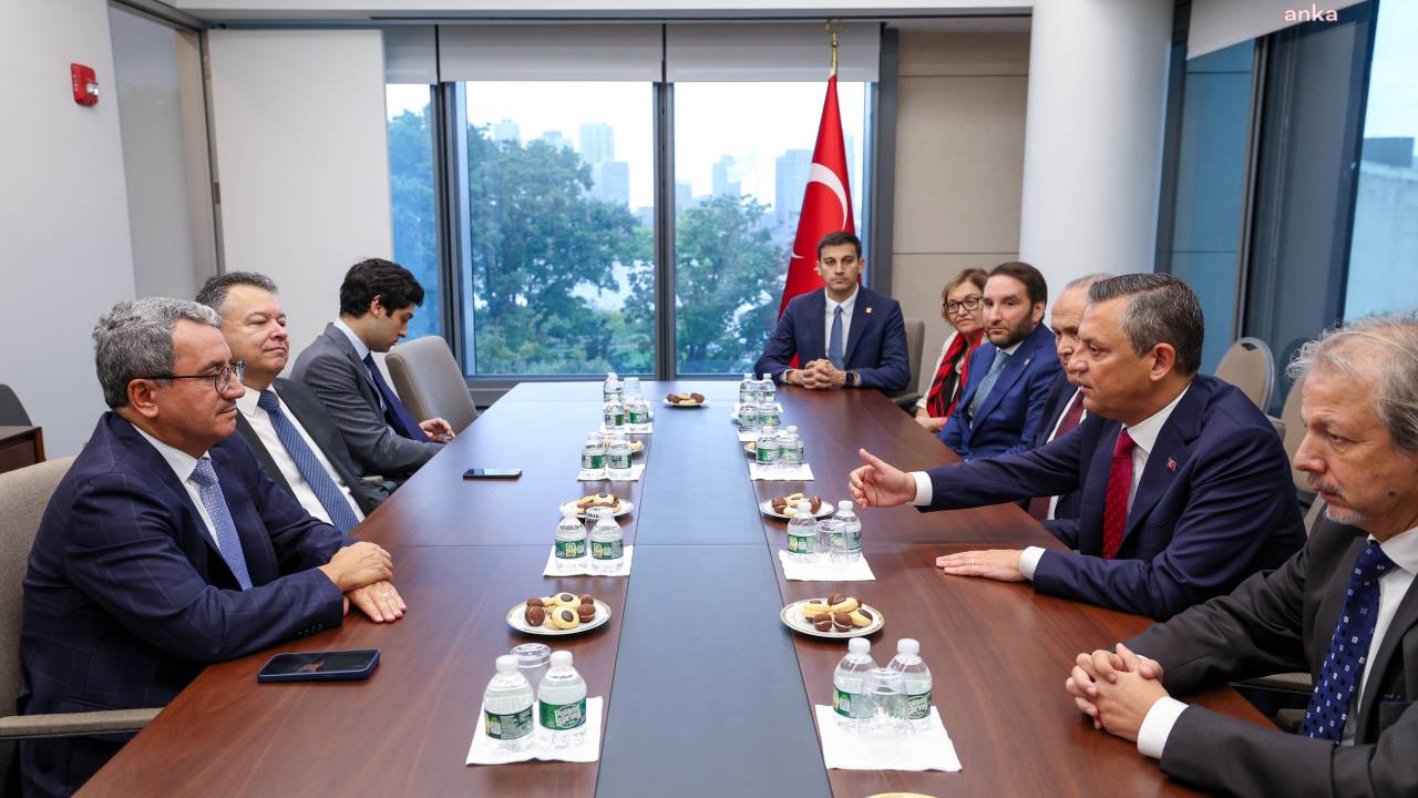 Chp Lideri Özel, New York’ta Türkevi’ni Ziyaret Etti