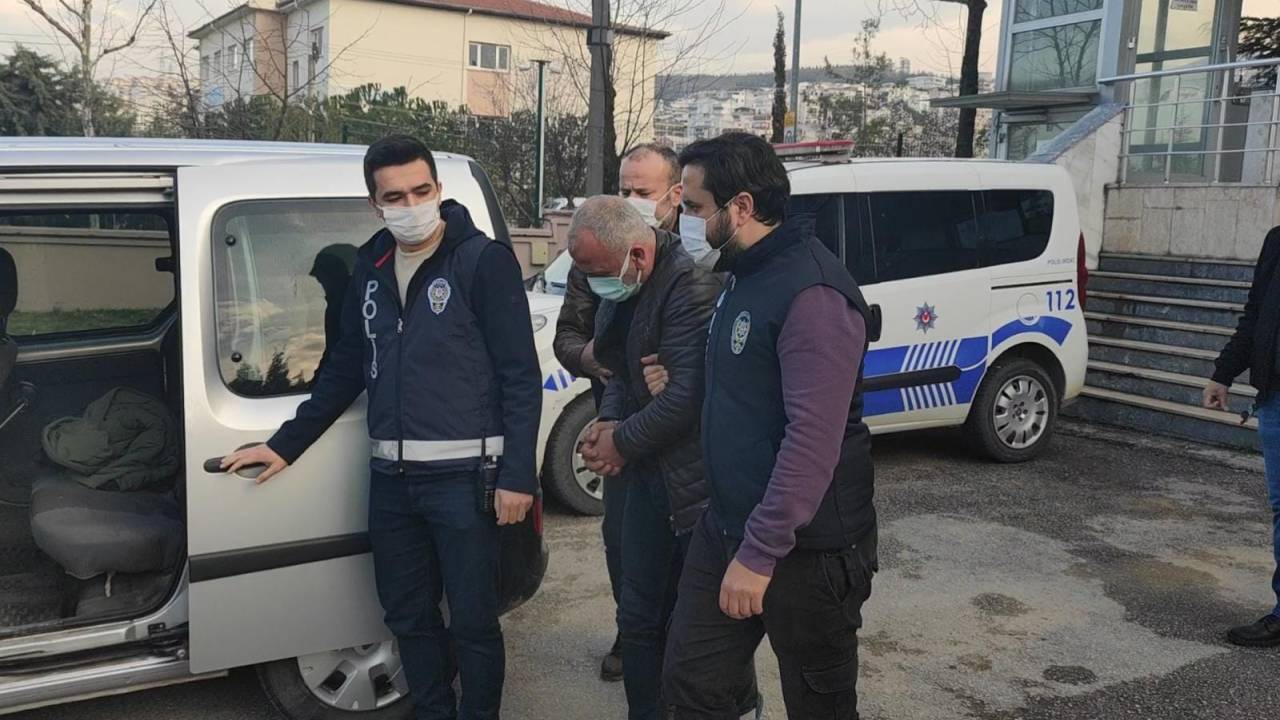4 Kişinin Öldüğü Kazayı Yapan Tır Şöförü, 'ailem Perişan' Diyerek Mektupla Tahliyesini İstedi