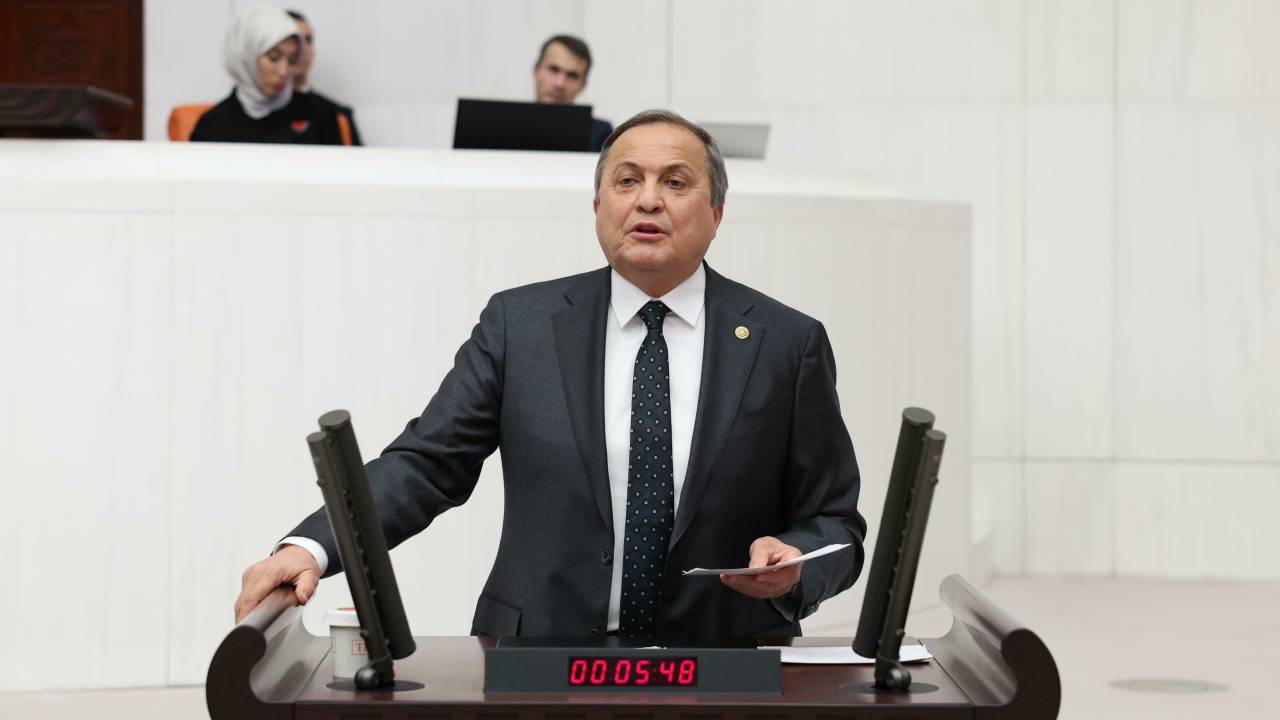 Seyit Torun'dan Milli Savunma Bakanı Güler'e: "Mavi Vatan Ve Kıbrıs Tezlerinden Vaz Mı Geçilmiştir?"