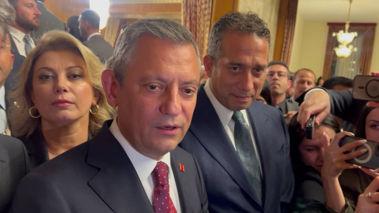 Özgür Özel'den Bahçeli'ye Tepki: "Siyaset Hayatının En Büyük Ayıplarından, Kusurlarından Birini Yapmıştır"