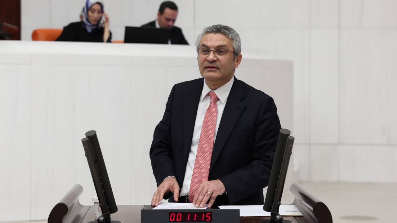 Oğuz Kaan Salıcı'dan İktidara: "Türkiye, Brıcs’e Üyelik Veya Ortaklık Başvurusu Yaptı Mı?"