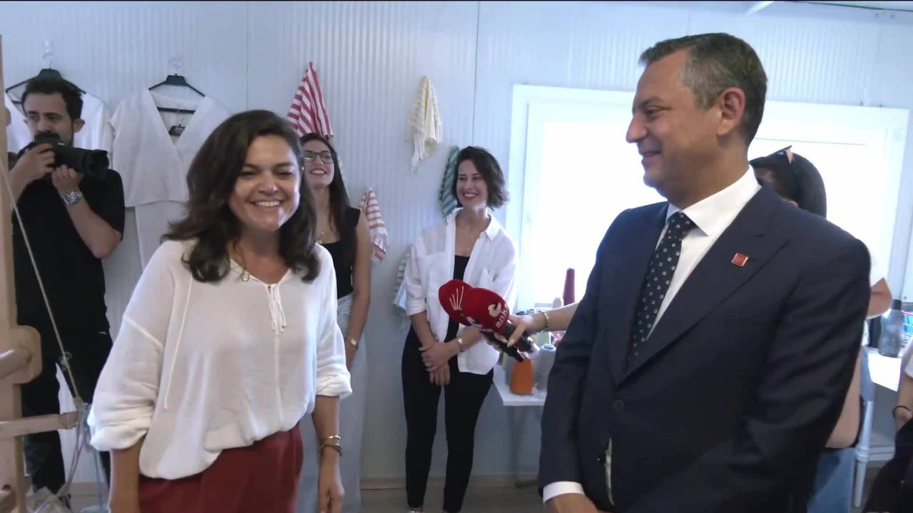 Özgür Özel Hatay'da Dokuma Atölyesini Ziyaret Etti, Atkı Dokudu