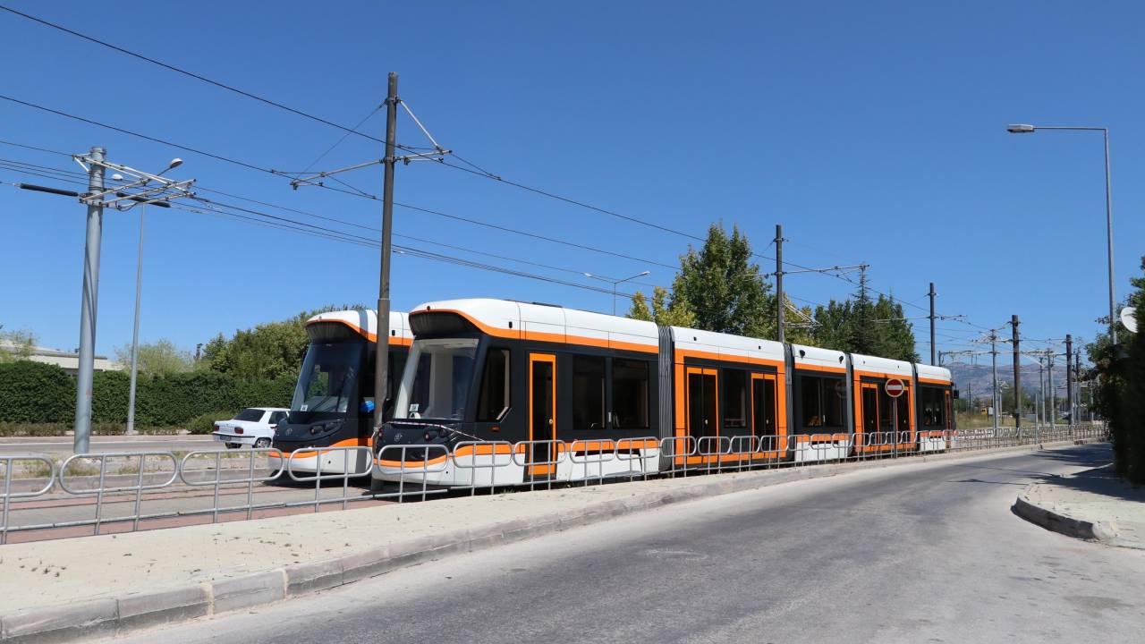 Trafoda Yangın Çıktı, Tramvay Seferleri 3 Saat Durdu