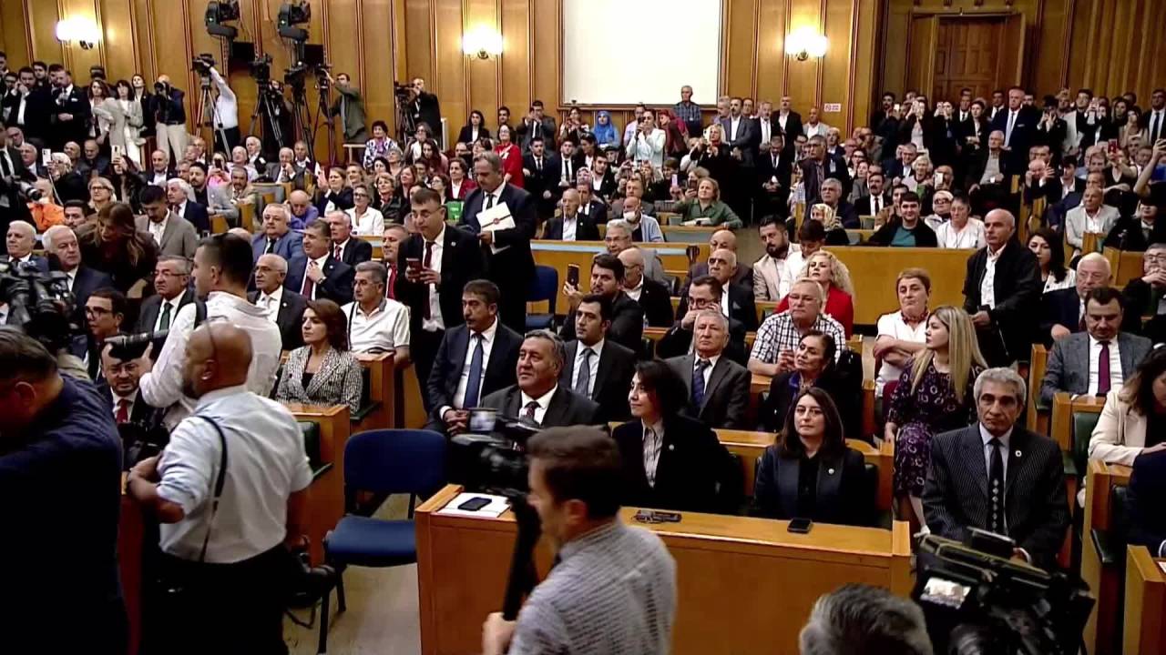 Özgür Özel: "O İşçilerin Kılına Zarar Gelirse Müsebbibi Fernas Da Değildir Bizzat Recep Tayyip Erdoğan'dır"