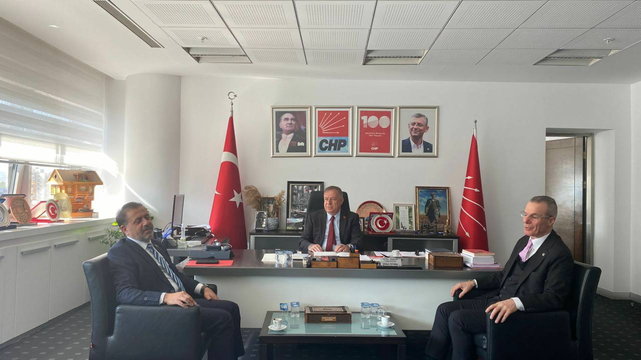 Chp Genel Başkan Yardımcısı Gökan Zeybek, Yeniden Refah Partisi Heyeti İle Görüştü