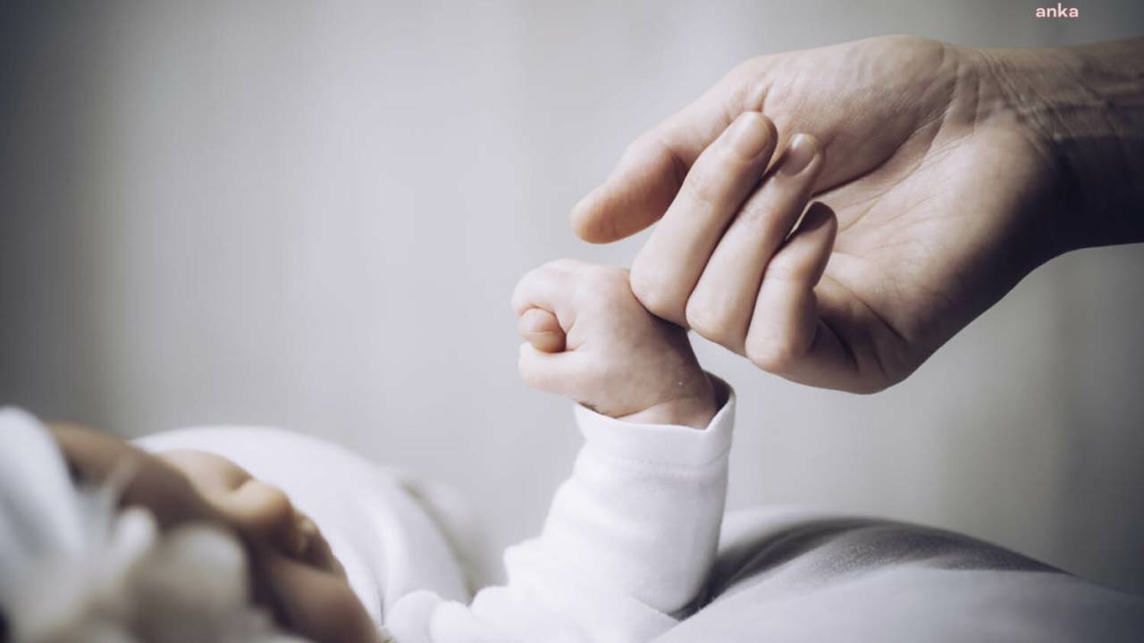 Siyasi Partilerden 'Yenidoğan Çetesi' Tepkisi: "Bu Çürümüşlüğü Ülkemizden Atmak, Bizim Boynumuzun Borcu"