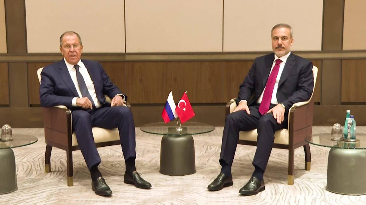Dışişleri Bakanı Fidan, Rusya Dışişleri Bakanı Lavrov İle Bir Araya Geldi
