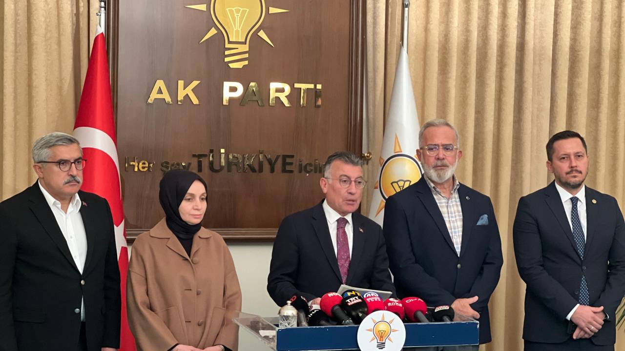 Ak Parti, ''Etki Ajanlığı '' Düzenlemesinin Yer Aldığı Kanun Teklifini Meclis Başkanlığı'na Sundu