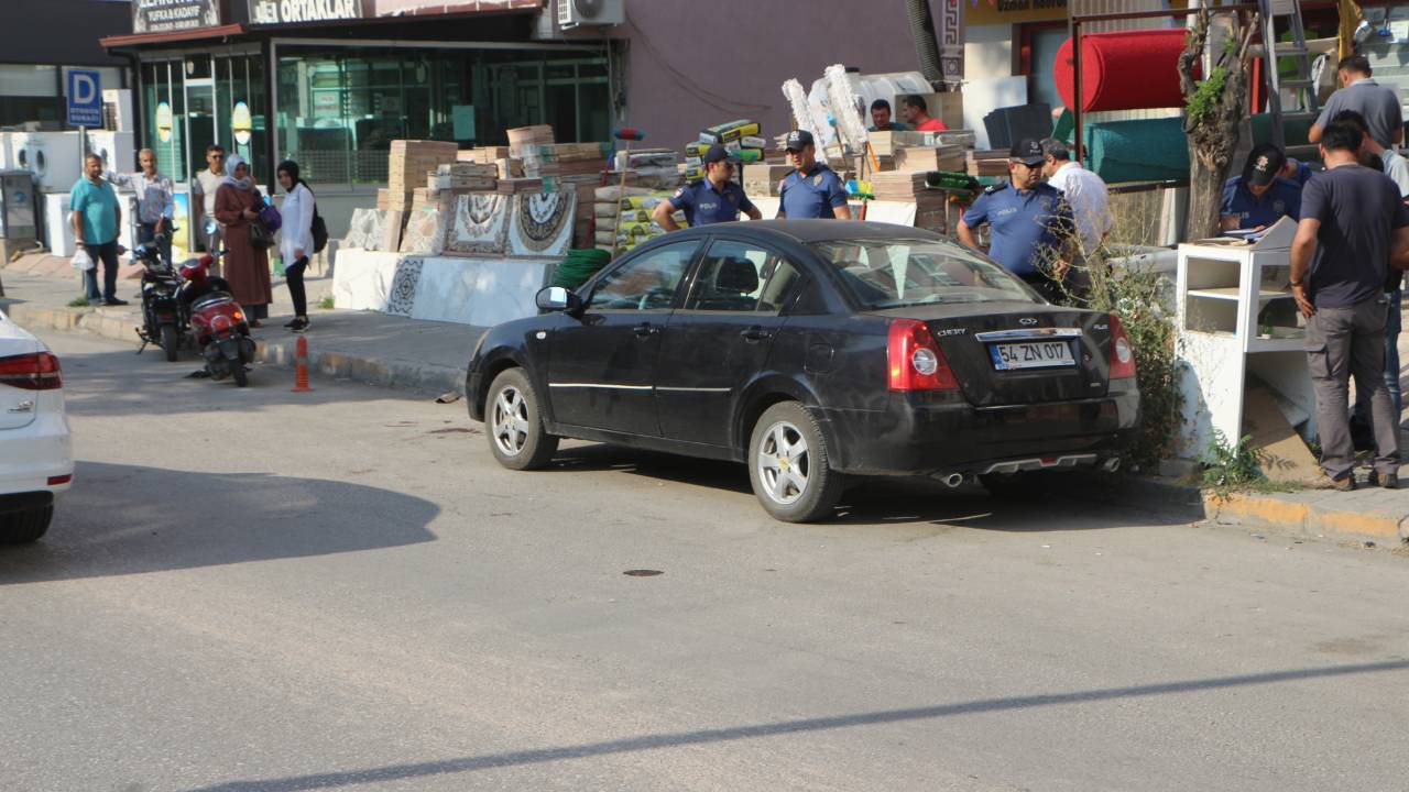 Eski Nişanlısını Kız Arkadaşıyla Birlikte Görüp, Tabancasını Ateşledi: 1 Ölü, 1 Yaralı