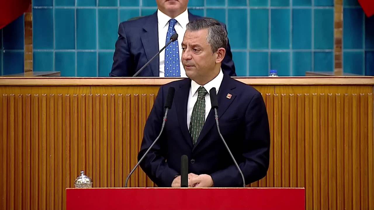 Chp Grup Toplantısı... Özgür Özel: "Sarayda Dakikada Neredeyse İki Asgari Ücret Harcanıyor"