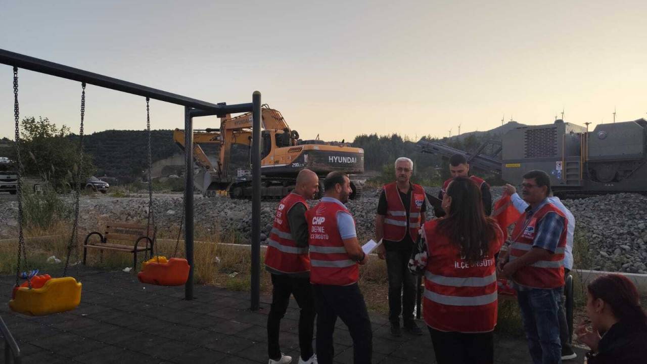 Chp Defne İlçe Başkanlığı: "Hatay Halkı, Açılan Taş Ocağı Ve Yıkılan Binalardan Çıkan Tozu Solumaktadır"