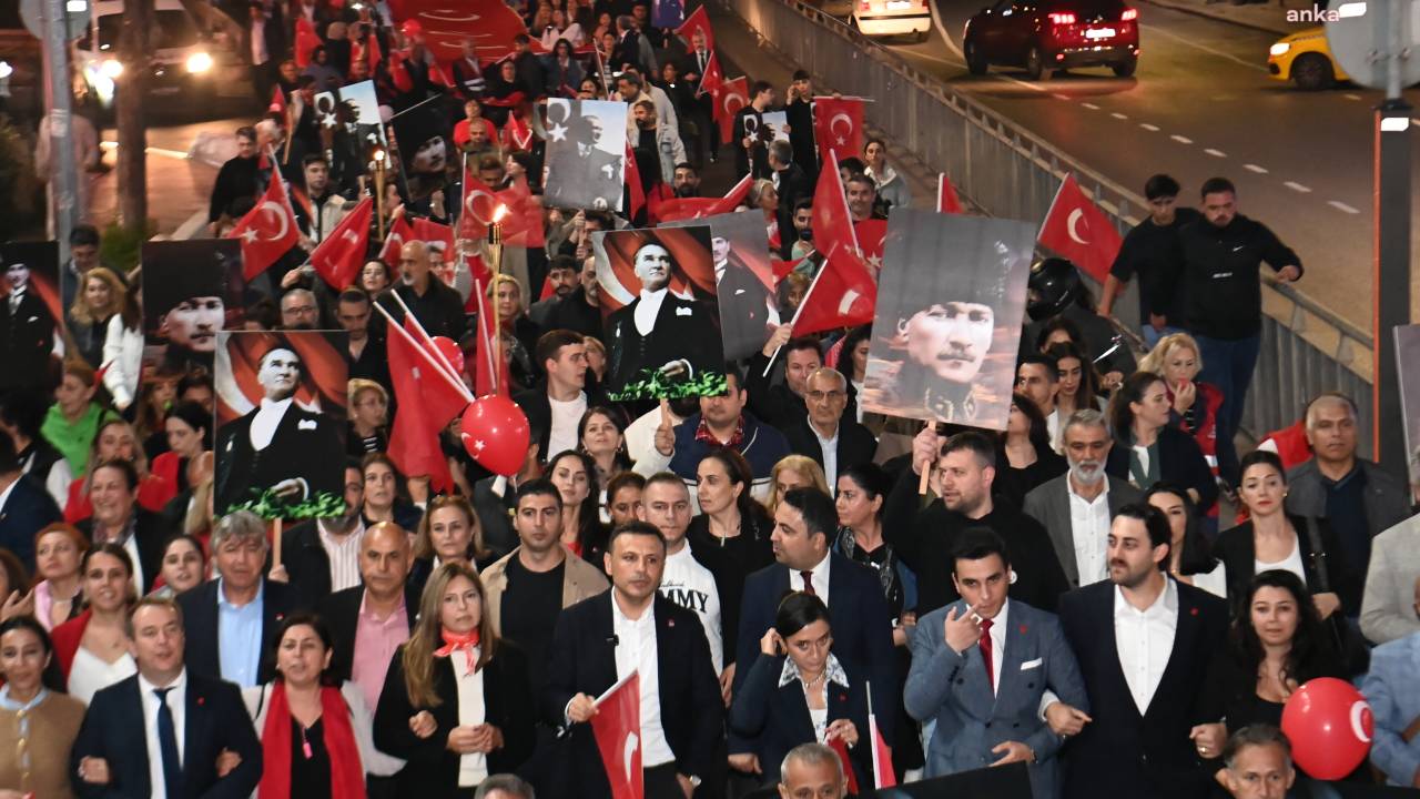 Bakırköy'de Cumhuriyet Coşkusu...  "Asla Umutsuz Olmayacağız"