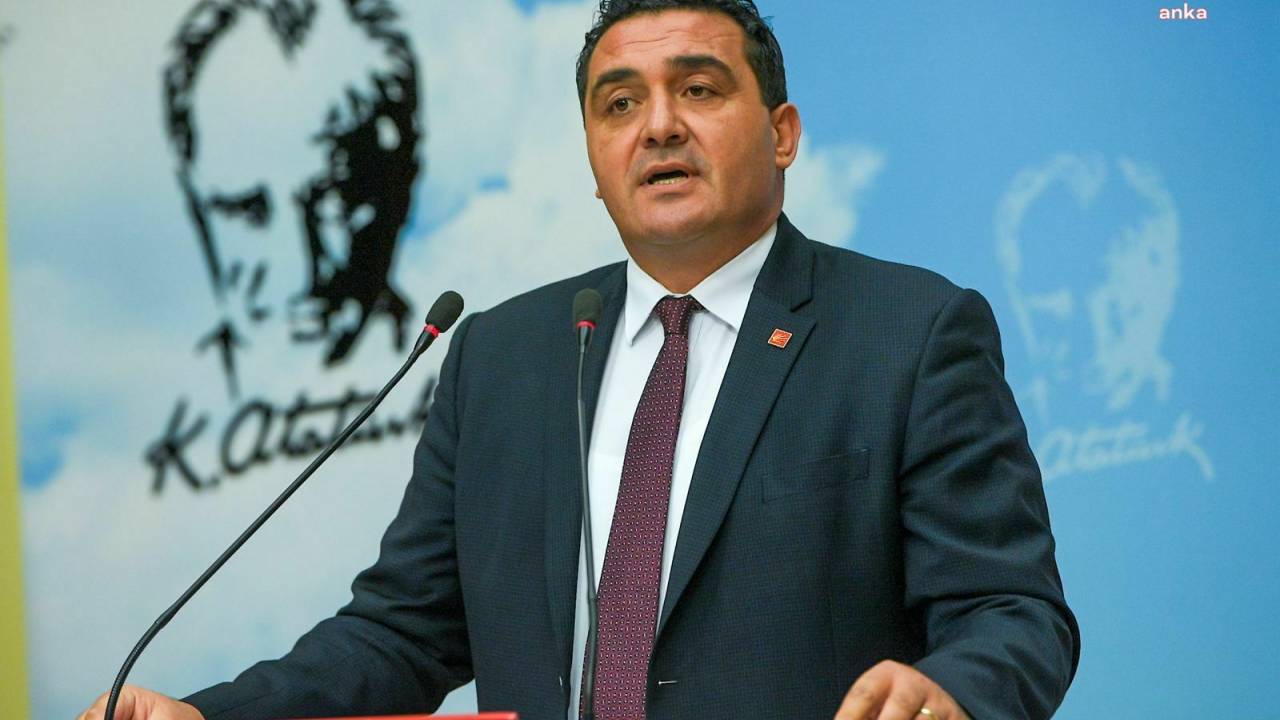 Chp Genel Başkan Yardımcısı Ulaş Karasu: "Ahmet Özer'in Tutuklanması, Hukuk Maskeli Bir Darbedir"