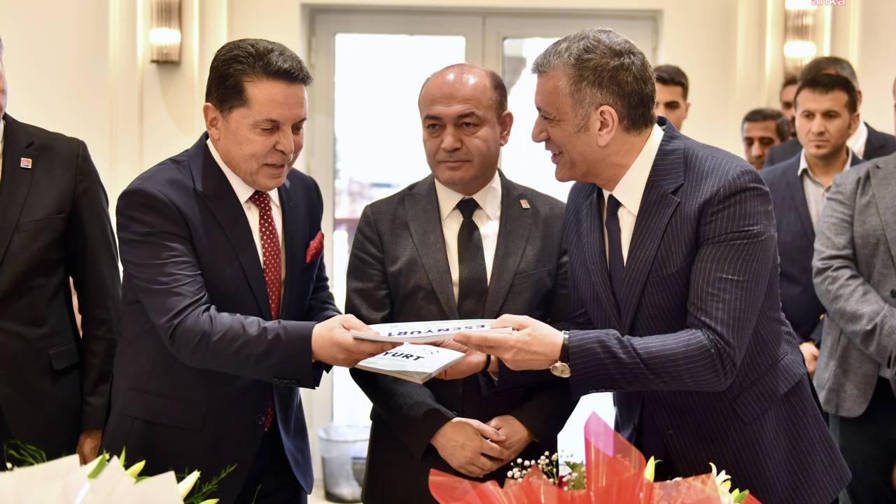 Özgür Karabat'tan Ahmet Özer'in Tutuklanmasına Tepki: "Bu Kumpasları, Bu Kirli Hesapları Bozacağız"