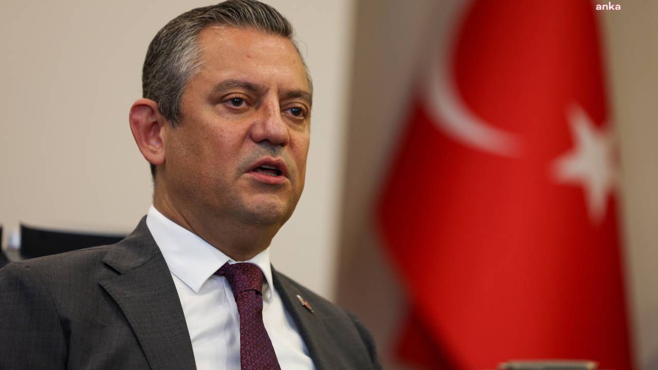 Özgür Özel: Erdal İnönü'yü Vefatının 17'nci Yıldönümünde Saygıyla Anıyorum