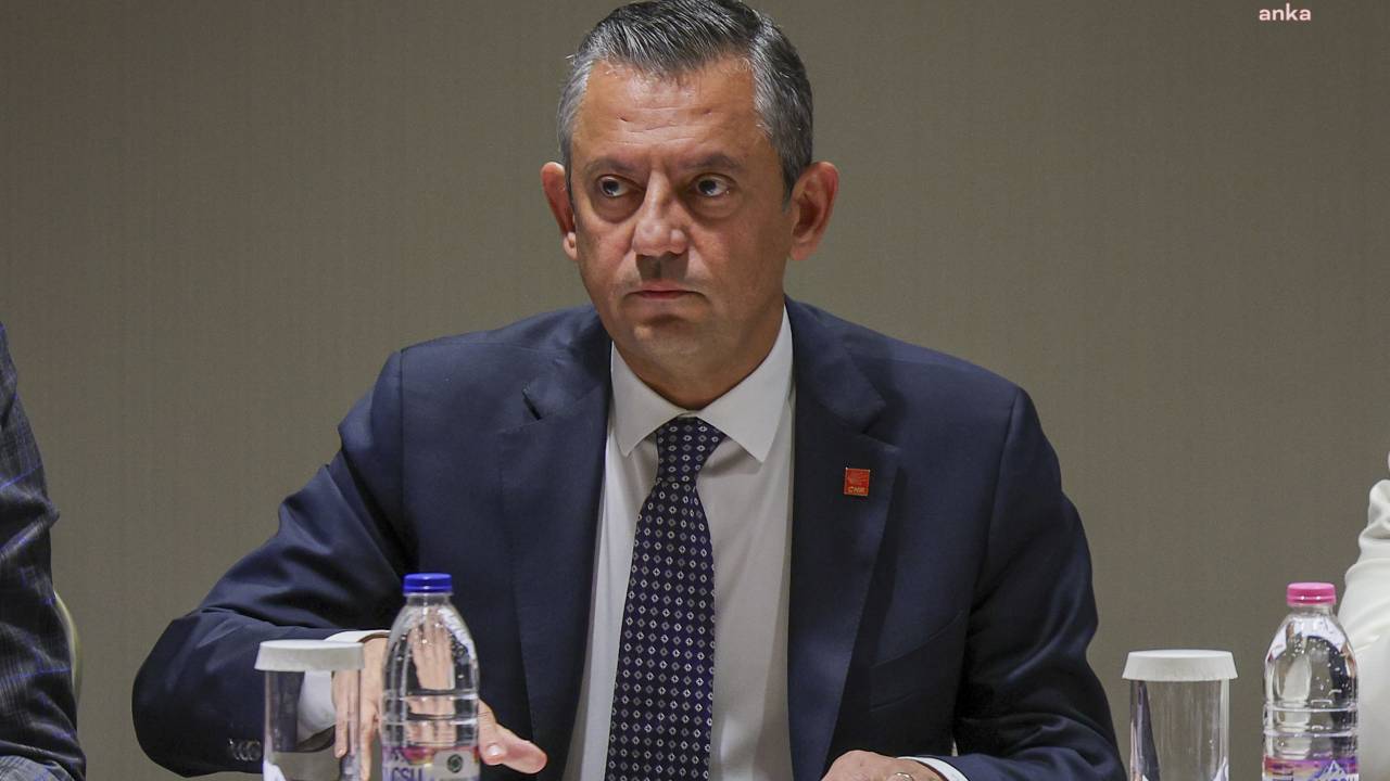 Özgür Özel: "İrem Çiçek Hakkında Verilen Ev Hapsi Kararı Yeniden Değerlendirilmelidir"