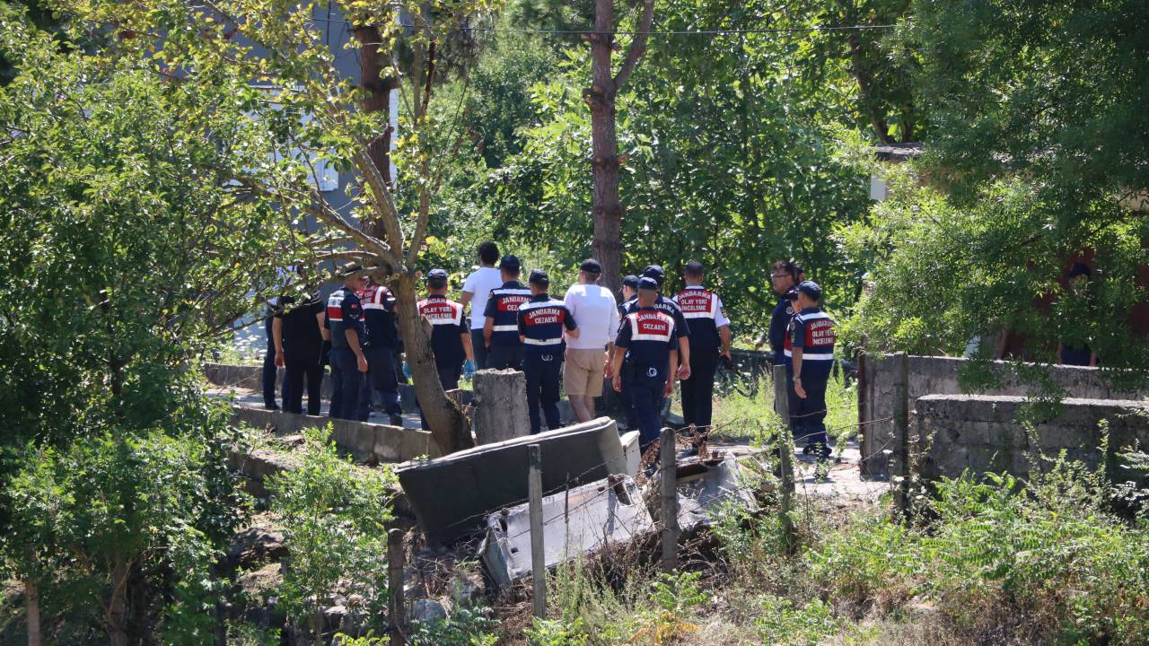 Cinayet Şüphelisini, Olay Yerinde Bıraktığı Ayakkabıları Yakalattı