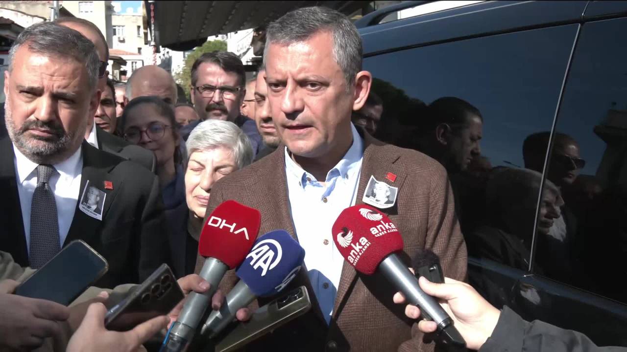 Chp Genel Başkanı Özel'den Bakan Kurum'a Tepki: "Kendi Vicdanının Rengini Göstermiş"