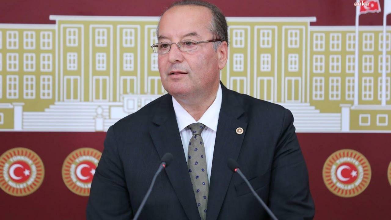 Chp Milletvekili Akay'dan Bakan Şimşek'e: "Garibanın Hakkı Lüks Otellerde Yenmeye Devam Ediliyor"