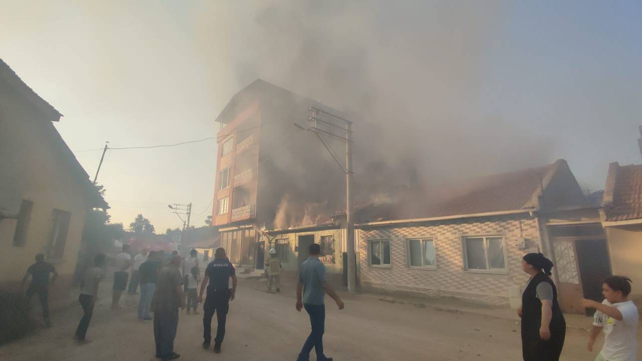 Bursa'da Tek Katlı Evde Çıkan Yangın Paniğe Neden Oldu
