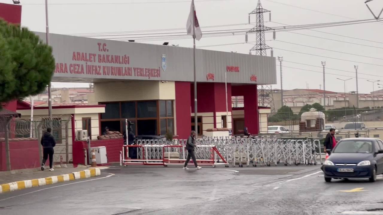 Ahmet Özer, Can Atalay Ve Osman Kavala'yı Ziyaret Eden Tunç Soyer: “Üçünü De Dirençli Ve Moralli Gördük"”