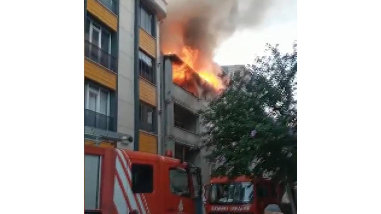 Sultangazi'de Metruk Bina Alev Alev Yandı
