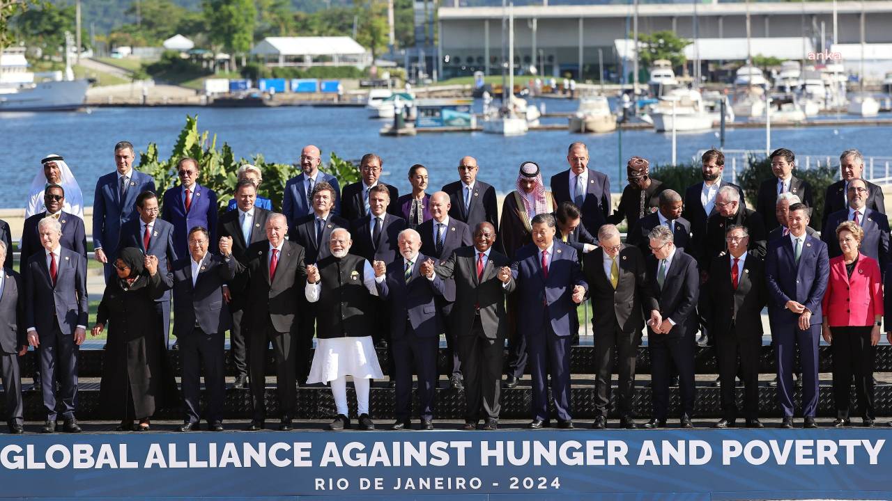 Cumhurbaşkanı Erdoğan, G20 Liderler Zirvesi'nde Aile Fotoğrafı Çekimine Katıldı