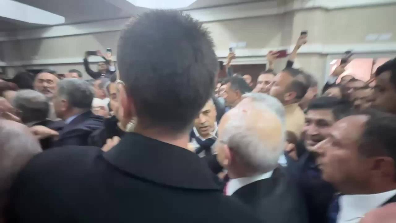 Ankara Adliyesi'nde Kılıçdaroğlu Davası İzdihamı