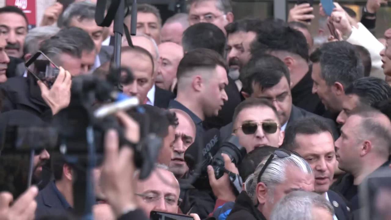 Kemal Kılıçdaroğlu, Savunmasını Tamamlamasının Ardından Özgür Özel İle Beraber Adliyeden Ayrıldı