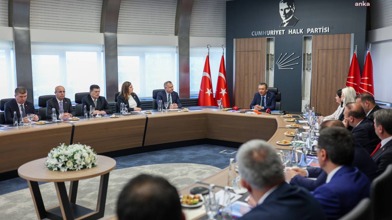 Özgür Özel, Chp’li 414 Belediye Başkanı İle Bir Araya Gelecek