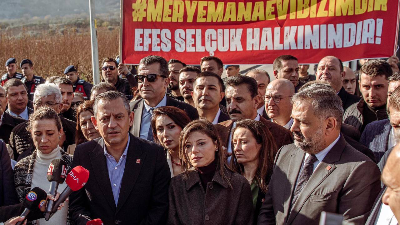 Kuşadası Belediye Başkanı Günel’den Meryem Ana Evi Otoparkı Nöbetine Destek Ziyareti