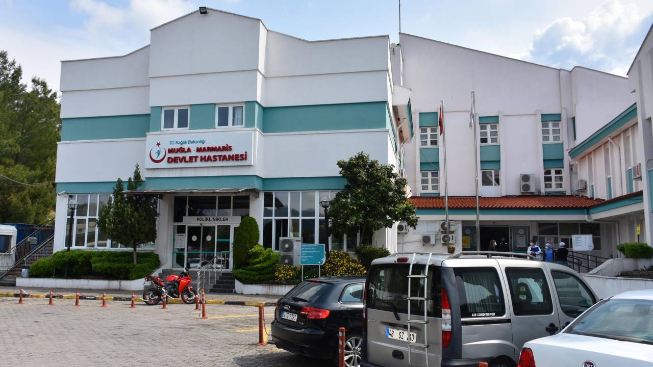 Marmaris'te Sürat Teknesi İle Tekne Dolmuş Çarpıştı: 1 Ölü, 5 Yaralı (2)- Yeniden