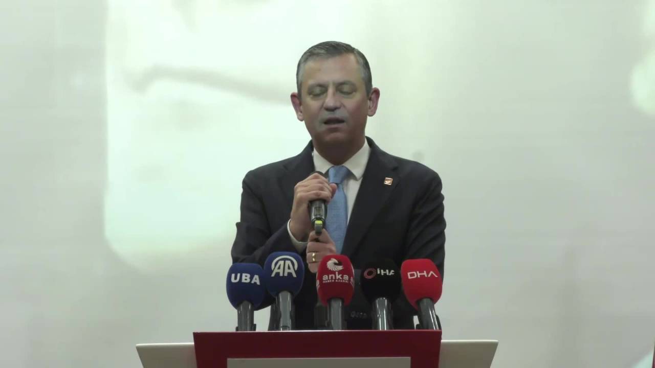 Özgür Özel, Engelli Stk’larla Bir Araya Geldi… “Engelli Bakanlığı Konusunda Hazırlıklarımızı Yapıyoruz”