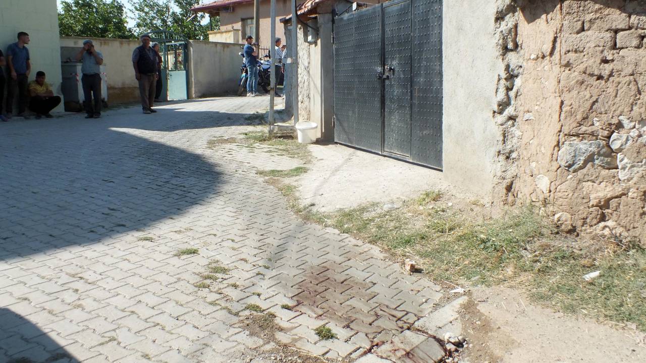 'bahçe Sulama' Kavgasında Karı- Kocaya Ateş Açtı: 1 Ölü, 1 Yaralı