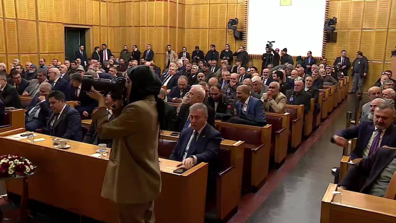 Saadet-gelecek Grup Toplantısı... Ahmet Davutoğlu: Suriye'de Şimdi Savaş Vakti Değil Diplomasi Vakti