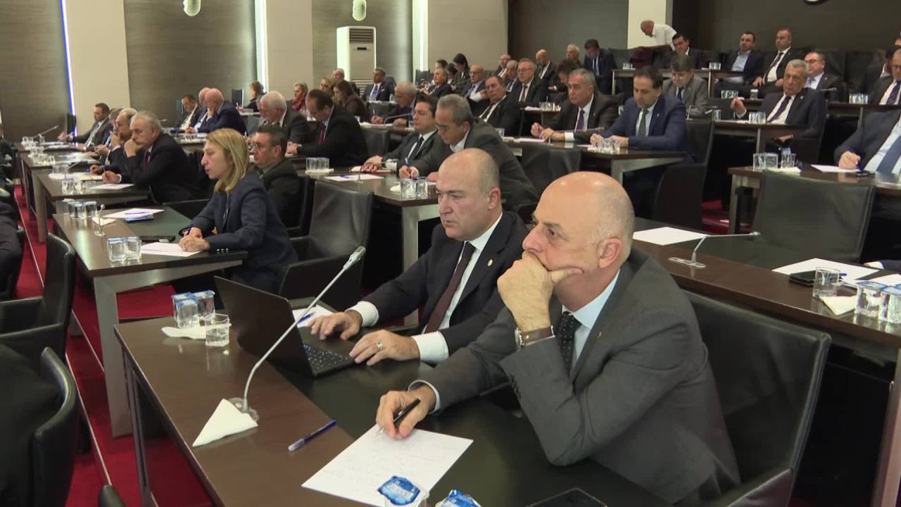 Chp Grubu, Bütçe Gündemiyle Toplandı... Grup Adına Bütçede İlk Gün Özel Konuşacak