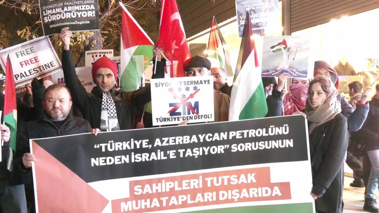Cumhurbaşkanı Erdoğan'a 'İsrail' Protestosu Nedeniyle Tutuklanan 9 Genç İçin Ankara'da Destek Eylemi