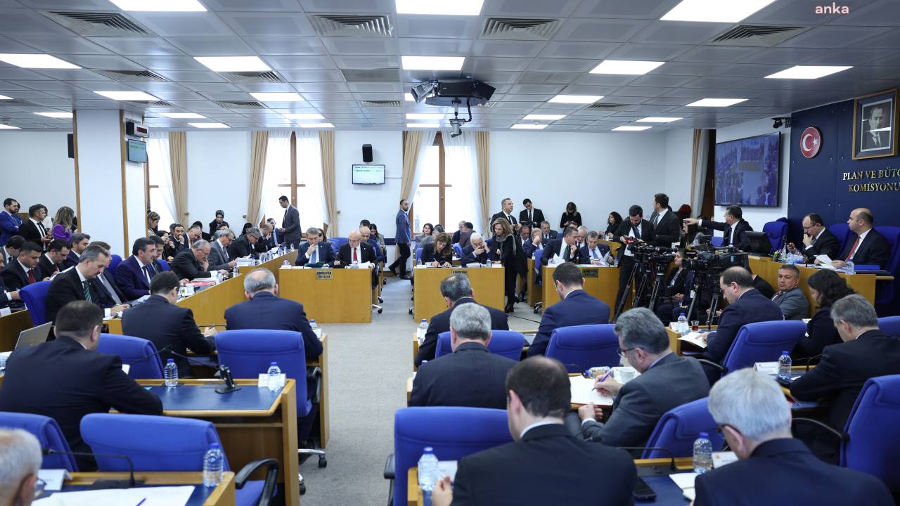 Devlet Memurlarına İlişkin Düzenlemeler İçeren Kanun Teklifi, Tbmm Plan Ve Bütçe Komisyonu'nda Kabul Edildi