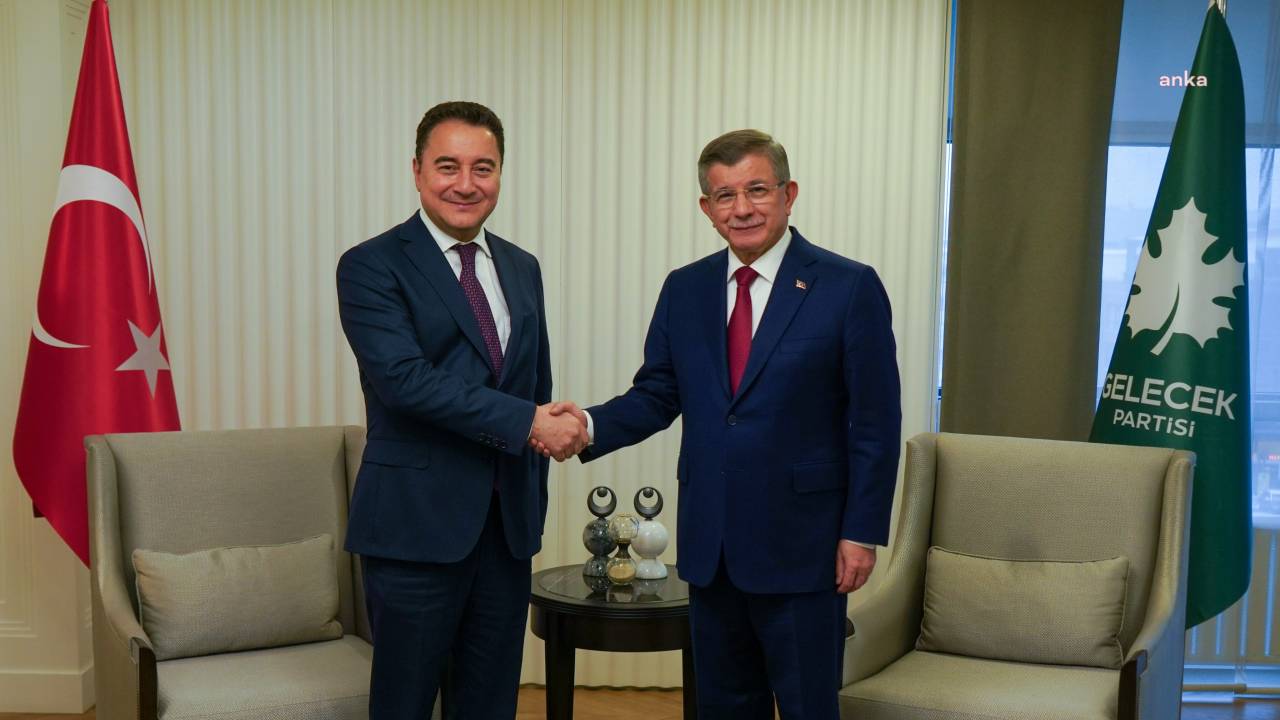 Ali Babacan, Ahmet Davutoğlu'nu Ziyaret Etti