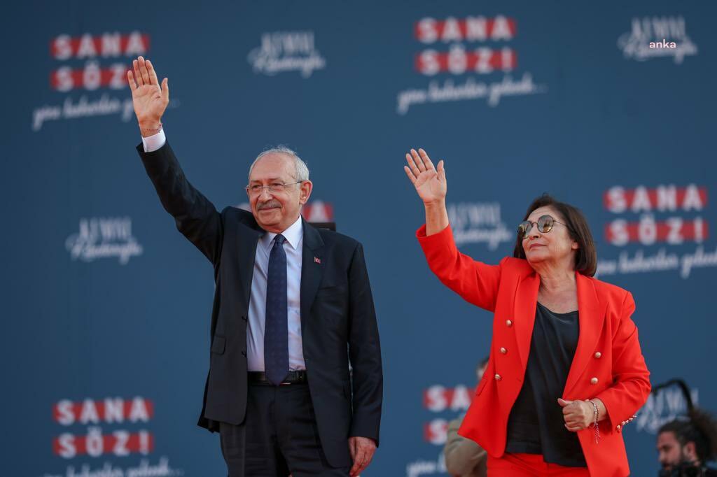 Kemal Kılıçdaroğlu Ve Eşi, Trafik Kazası Geçirdi, Makam Aracında Hasar Oluştu