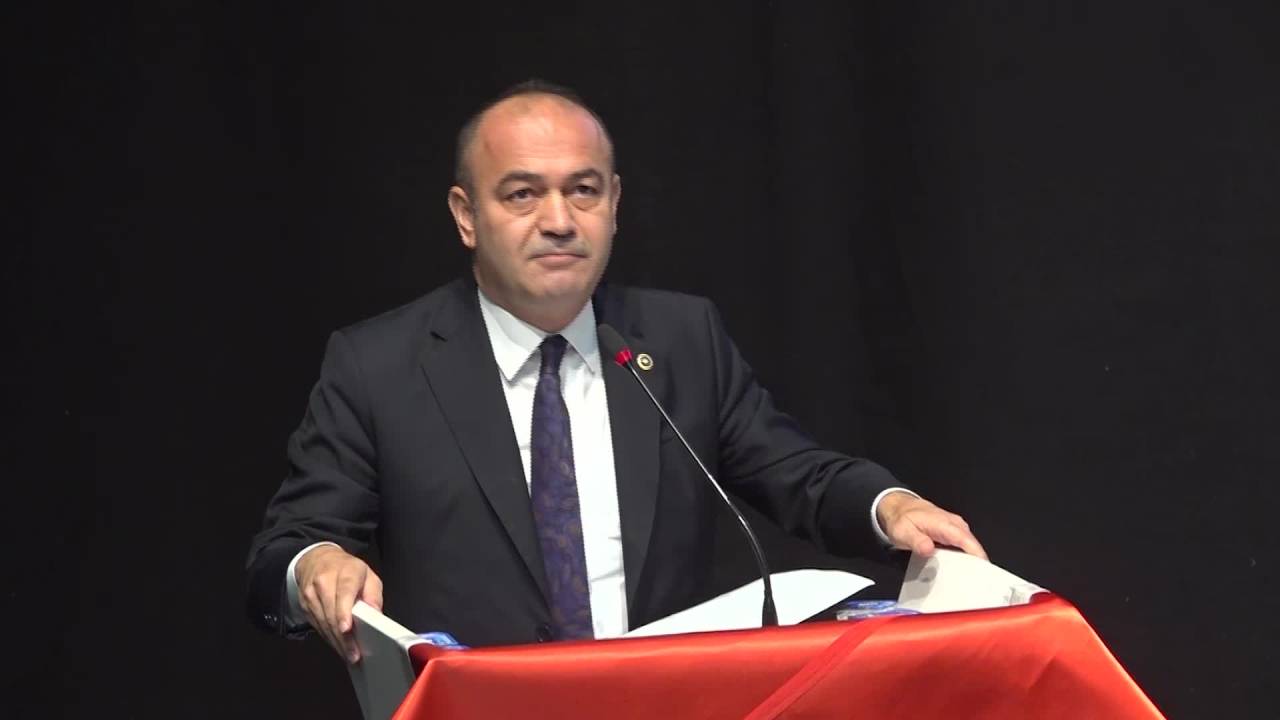 Özgür Karabat: "Anayasanın İlk 4 Maddesini Kesinlikle Tartıştırmayacağız"