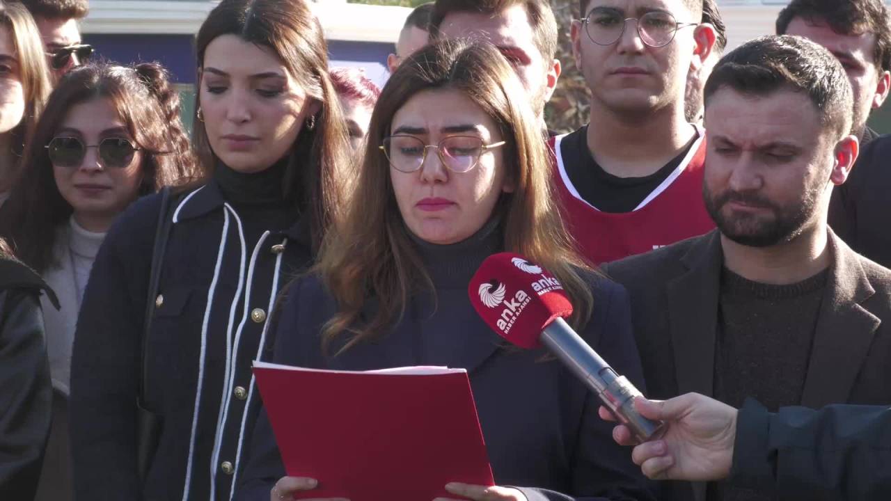 Chp İzmir İl Gençlik Kolları Başkanı Çelik: Artık Bizler Azla Yetinmek İstemiyoruz