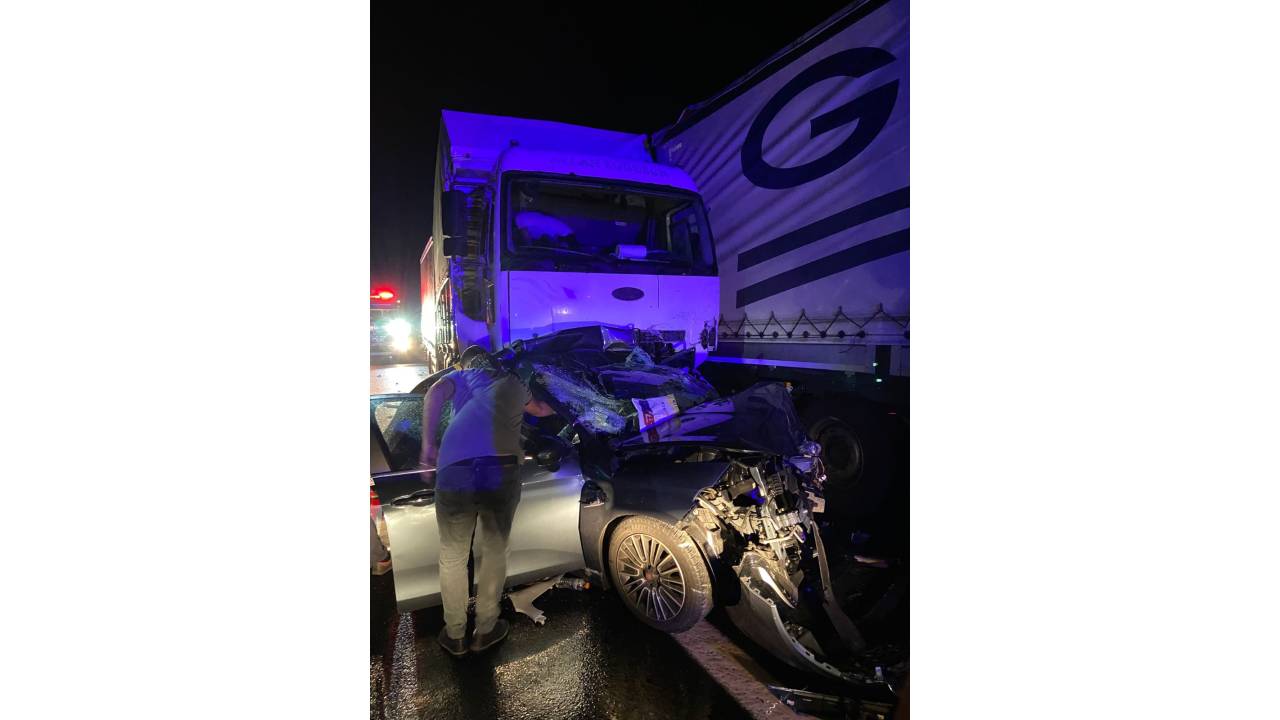 Tır, 4 Araca Çarptı: 3 Ölü, 3 Yaralı