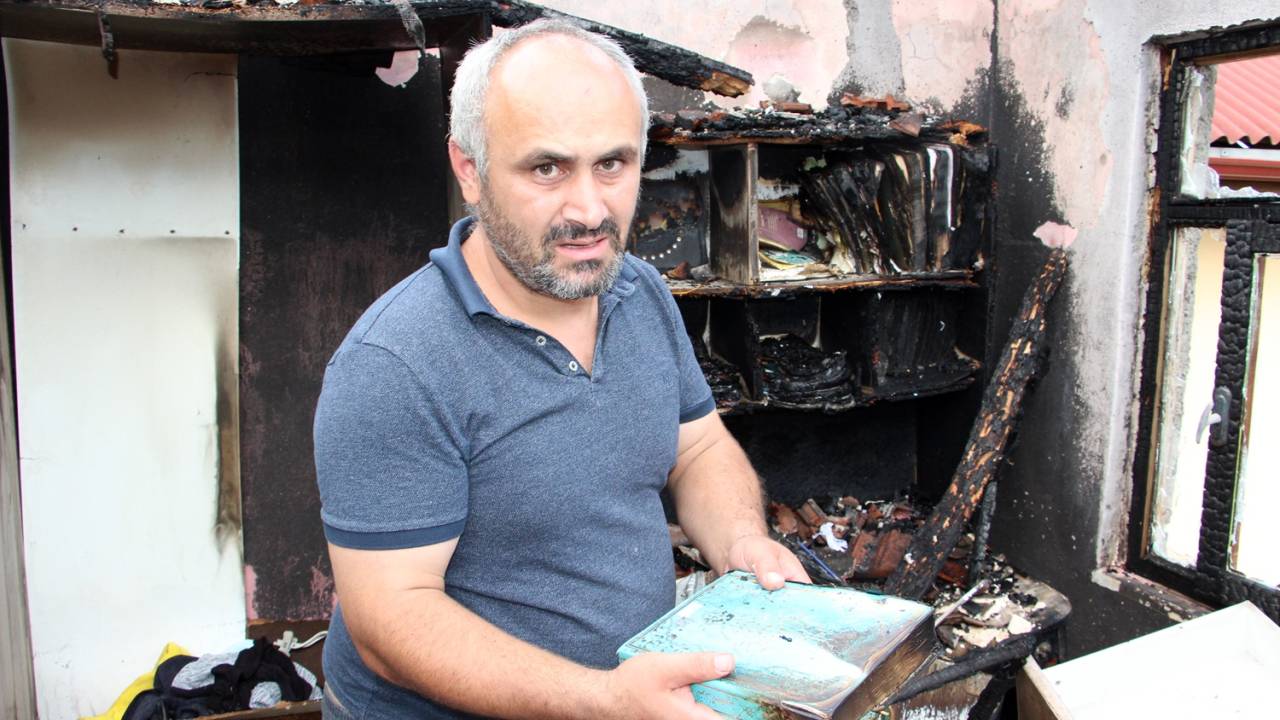 40 Günlük Bebeğin Ağlamasıyla Yangından Kurtuldular